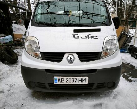 Белый Рено Трафик, объемом двигателя 2 л и пробегом 30000 тыс. км за 11200 $, фото 1 на Automoto.ua