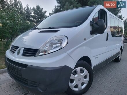 Белый Рено Трафик, объемом двигателя 2 л и пробегом 241 тыс. км за 14800 $, фото 1 на Automoto.ua