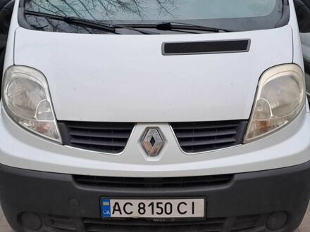 Белый Рено Трафик, объемом двигателя 2 л и пробегом 221 тыс. км за 14900 $, фото 1 на Automoto.ua