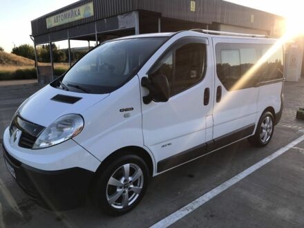 Белый Рено Трафик, объемом двигателя 0 л и пробегом 275 тыс. км за 12500 $, фото 1 на Automoto.ua