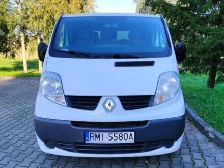 Белый Рено Трафик, объемом двигателя 2 л и пробегом 267 тыс. км за 9000 $, фото 1 на Automoto.ua