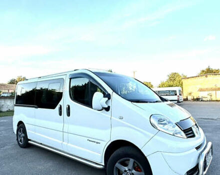 Белый Рено Трафик, объемом двигателя 2 л и пробегом 380 тыс. км за 16500 $, фото 1 на Automoto.ua