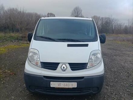 Белый Рено Трафик, объемом двигателя 2 л и пробегом 210 тыс. км за 12300 $, фото 1 на Automoto.ua