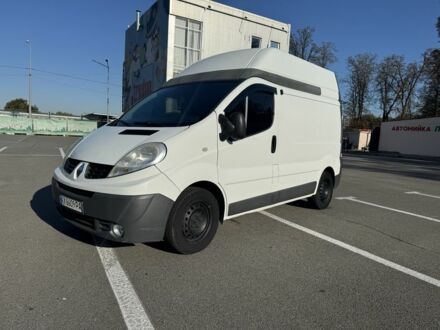 Белый Рено Трафик, объемом двигателя 2 л и пробегом 400 тыс. км за 10494 $, фото 1 на Automoto.ua