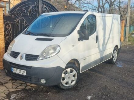 Белый Рено Трафик, объемом двигателя 2 л и пробегом 302 тыс. км за 8500 $, фото 1 на Automoto.ua