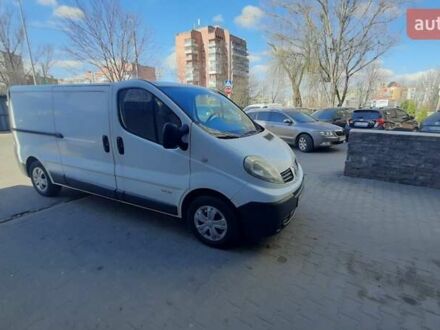 Белый Рено Трафик, объемом двигателя 2 л и пробегом 305 тыс. км за 9999 $, фото 1 на Automoto.ua