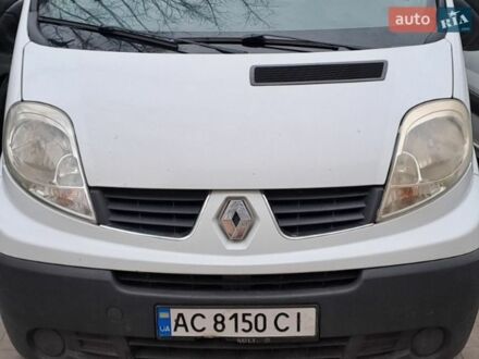 Белый Рено Трафик, объемом двигателя 2 л и пробегом 368 тыс. км за 14900 $, фото 1 на Automoto.ua
