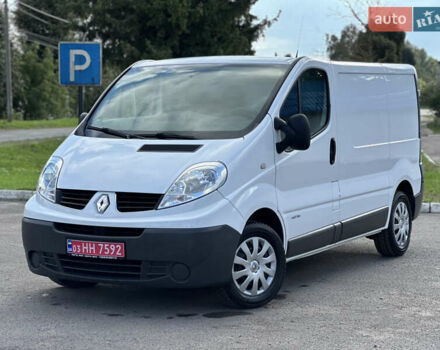 Білий Рено Трафік, об'ємом двигуна 2 л та пробігом 252 тис. км за 10700 $, фото 1 на Automoto.ua