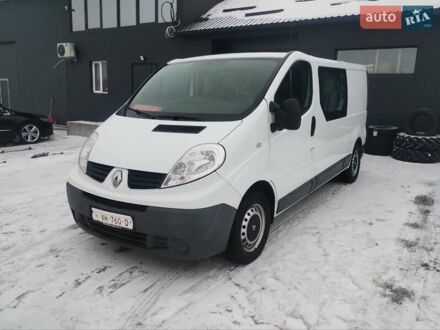 Белый Рено Трафик, объемом двигателя 2 л и пробегом 230 тыс. км за 13900 $, фото 1 на Automoto.ua