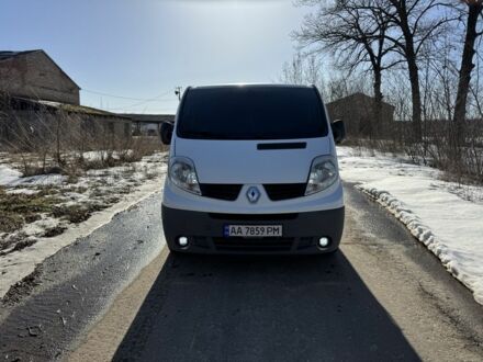 Білий Рено Трафік, об'ємом двигуна 2 л та пробігом 280 тис. км за 9600 $, фото 1 на Automoto.ua