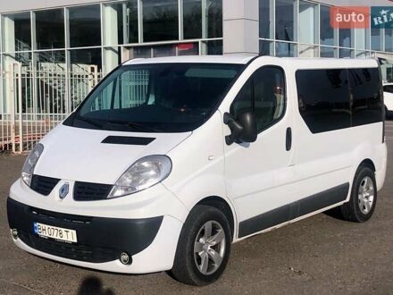 Білий Рено Трафік, об'ємом двигуна 2 л та пробігом 305 тис. км за 13700 $, фото 1 на Automoto.ua