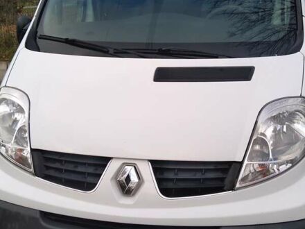 Белый Рено Трафик, объемом двигателя 2 л и пробегом 300 тыс. км за 10100 $, фото 1 на Automoto.ua