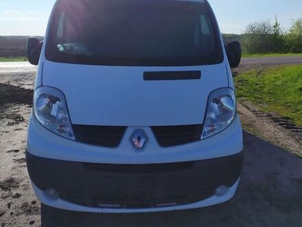 Белый Рено Трафик, объемом двигателя 2 л и пробегом 265 тыс. км за 12600 $, фото 1 на Automoto.ua