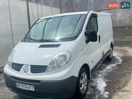 Белый Рено Трафик, объемом двигателя 2 л и пробегом 180 тыс. км за 13500 $, фото 1 на Automoto.ua