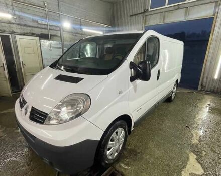 Белый Рено Трафик, объемом двигателя 2 л и пробегом 255 тыс. км за 10500 $, фото 1 на Automoto.ua