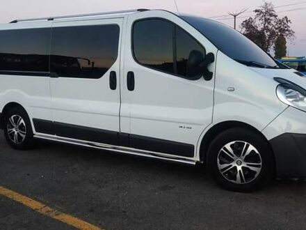 Белый Рено Трафик, объемом двигателя 2 л и пробегом 320 тыс. км за 15500 $, фото 1 на Automoto.ua