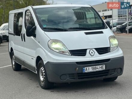 Білий Рено Трафік, об'ємом двигуна 2 л та пробігом 300 тис. км за 9550 $, фото 1 на Automoto.ua