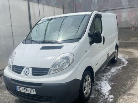 Белый Рено Трафик, объемом двигателя 2 л и пробегом 180 тыс. км за 13500 $, фото 1 на Automoto.ua