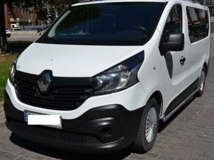 Белый Рено Трафик, объемом двигателя 1.6 л и пробегом 237 тыс. км за 15995 $, фото 1 на Automoto.ua