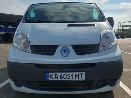 Белый Рено Трафик, объемом двигателя 2 л и пробегом 340 тыс. км за 15100 $, фото 1 на Automoto.ua