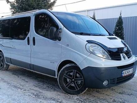 Белый Рено Трафик, объемом двигателя 2 л и пробегом 363 тыс. км за 13350 $, фото 1 на Automoto.ua