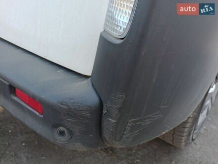 Белый Рено Трафик, объемом двигателя 2 л и пробегом 275 тыс. км за 13000 $, фото 1 на Automoto.ua