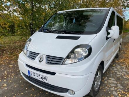 Белый Рено Трафик, объемом двигателя 2 л и пробегом 209 тыс. км за 8900 $, фото 1 на Automoto.ua