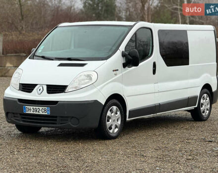 Белый Рено Трафик, объемом двигателя 2 л и пробегом 280 тыс. км за 14300 $, фото 1 на Automoto.ua