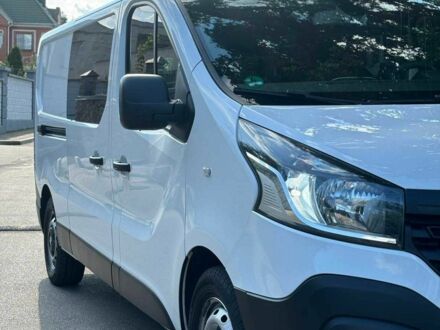 Белый Рено Трафик, объемом двигателя 1.6 л и пробегом 262 тыс. км за 13700 $, фото 1 на Automoto.ua