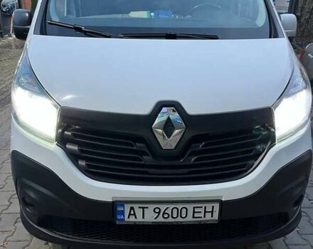Белый Рено Трафик, объемом двигателя 1.6 л и пробегом 115 тыс. км за 10000 $, фото 1 на Automoto.ua