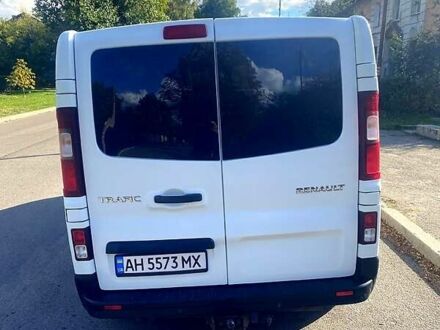 Рено Трафик 2015 в Каменское - Днепродзержинск на Automoto.ua Белый Рено Трафик, объемом двигателя 1.6 л и пробегом 234 тыс. км за 15200 $, фото 1 на Automoto.ua