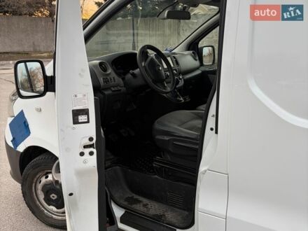 Белый Рено Трафик, объемом двигателя 1.6 л и пробегом 280 тыс. км за 11800 $, фото 1 на Automoto.ua