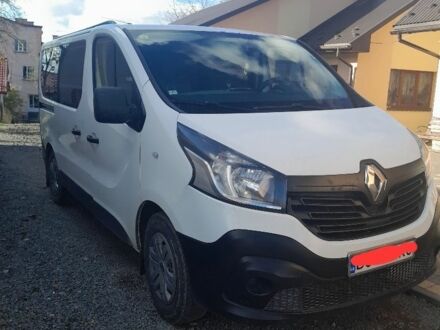 Белый Рено Трафик, объемом двигателя 0 л и пробегом 217 тыс. км за 13500 $, фото 1 на Automoto.ua