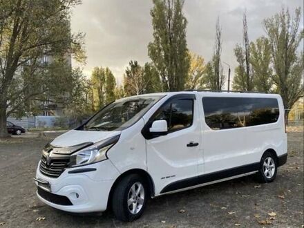 Белый Рено Трафик, объемом двигателя 1.6 л и пробегом 240 тыс. км за 16200 $, фото 1 на Automoto.ua