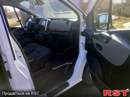 Белый Рено Трафик, объемом двигателя 1.6 л и пробегом 250 тыс. км за 15700 $, фото 1 на Automoto.ua