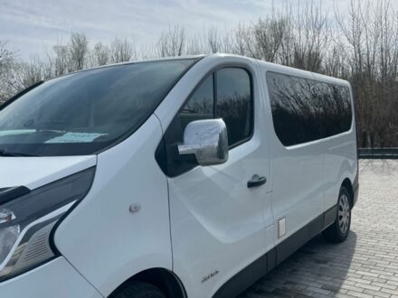 Белый Рено Трафик, объемом двигателя 1.6 л и пробегом 350 тыс. км за 16300 $, фото 1 на Automoto.ua