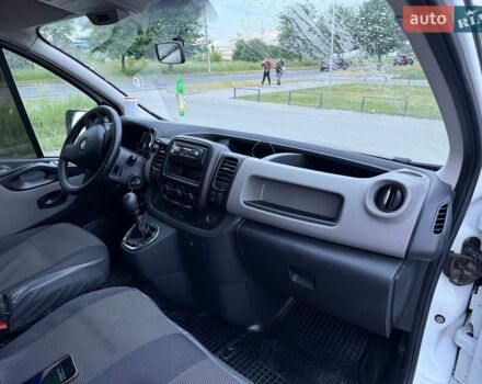 Білий Рено Трафік, об'ємом двигуна 1.6 л та пробігом 238 тис. км за 14299 $, фото 1 на Automoto.ua