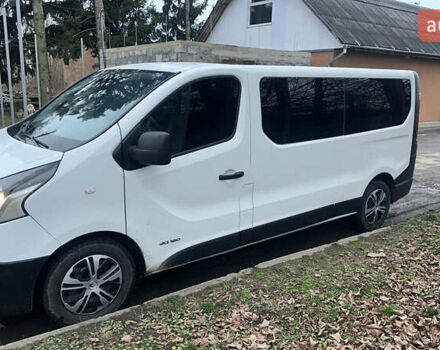 Белый Рено Трафик, объемом двигателя 1.6 л и пробегом 250 тыс. км за 15200 $, фото 1 на Automoto.ua