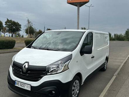 Белый Рено Трафик, объемом двигателя 1.6 л и пробегом 225 тыс. км за 13900 $, фото 1 на Automoto.ua