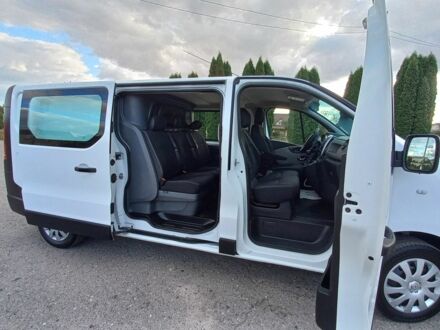 Белый Рено Трафик, объемом двигателя 1.6 л и пробегом 157 тыс. км за 18500 $, фото 1 на Automoto.ua