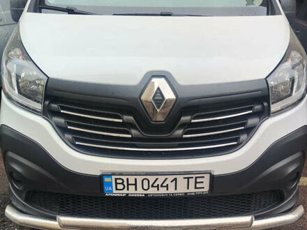 Белый Рено Трафик, объемом двигателя 1.6 л и пробегом 232 тыс. км за 13900 $, фото 1 на Automoto.ua