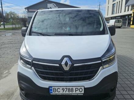 Белый Рено Трафик, объемом двигателя 2 л и пробегом 140 тыс. км за 15600 $, фото 1 на Automoto.ua