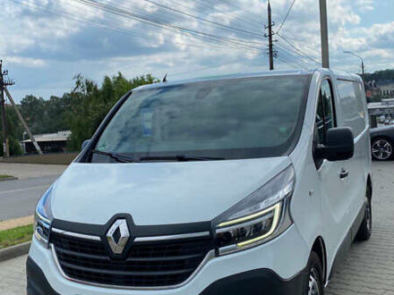 Белый Рено Трафик, объемом двигателя 2 л и пробегом 180 тыс. км за 15400 $, фото 1 на Automoto.ua