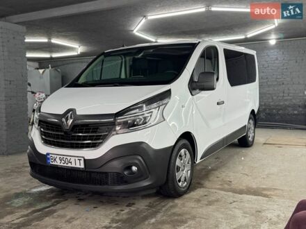 Білий Рено Трафік, об'ємом двигуна 2 л та пробігом 265 тис. км за 20150 $, фото 1 на Automoto.ua
