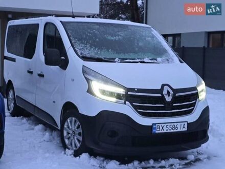 Белый Рено Трафик, объемом двигателя 2 л и пробегом 200 тыс. км за 26999 $, фото 1 на Automoto.ua