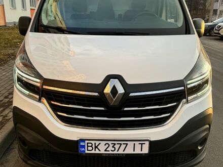 Белый Рено Трафик, объемом двигателя 2 л и пробегом 183 тыс. км за 16700 $, фото 1 на Automoto.ua