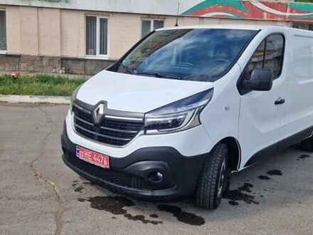 Белый Рено Трафик, объемом двигателя 2 л и пробегом 102 тыс. км за 18600 $, фото 1 на Automoto.ua