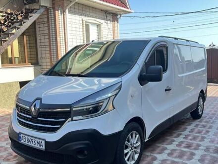 Белый Рено Трафик, объемом двигателя 2 л и пробегом 208 тыс. км за 15999 $, фото 1 на Automoto.ua