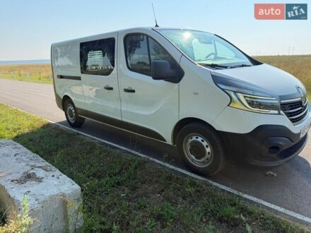 Белый Рено Трафик, объемом двигателя 2 л и пробегом 189 тыс. км за 17699 $, фото 1 на Automoto.ua
