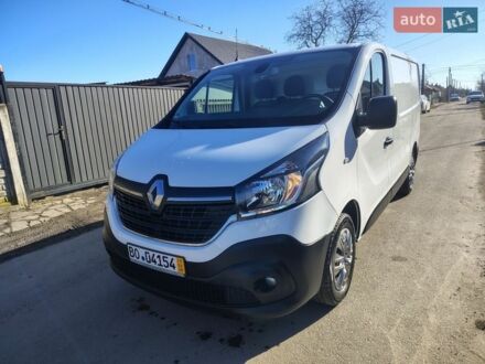 Белый Рено Трафик, объемом двигателя 2 л и пробегом 224 тыс. км за 16900 $, фото 1 на Automoto.ua